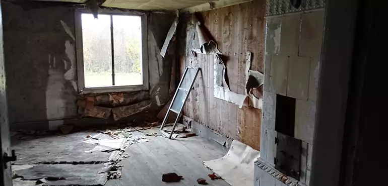 Why Selling a Distressed House Through Traditional Methods Fails in Pittsburgh